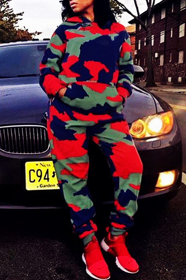 Lovely Casual Hooded Collar Camouflage Printed Twilled Satin Two-piece Pants Set
Lovely Casual Hooded Collar Camouflage Printed Twilled Satin Two-piece Pants Set