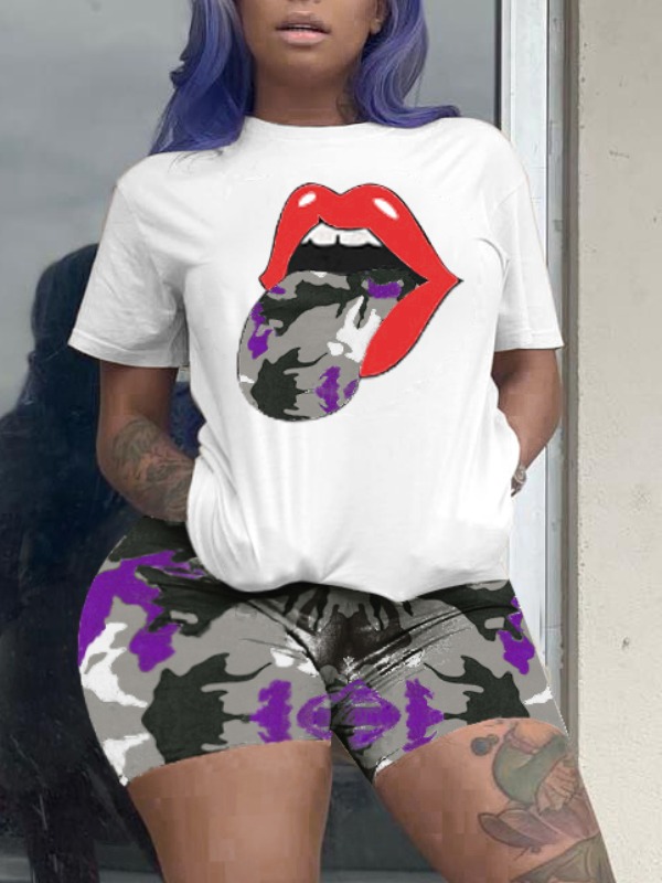 lovely Street Lip Print Purple Plus Size Two-piece Shorts Set, Purple camouflage
lovely Street Lip Print Purple Plus Size Two-piece Shorts Set, Purple camouflage