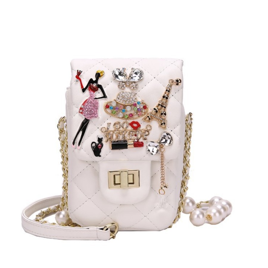 Lovely Stylish Chain Strap White Crossbody Bag 
Lovely Stylish Chain Strap White Crossbody Bag