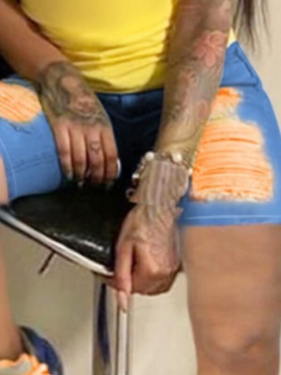 LW Casual Broken Holes Zipper Design Clear Orange Denim Shorts (No Stretch)
LW Casual Broken Holes Zipper Design Clear Orange Denim Shorts (No Stretch)