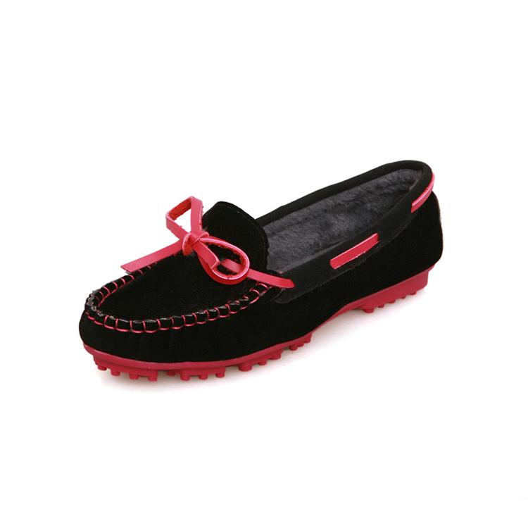 black flat closed toe shoes
