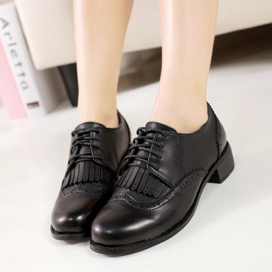 flat closed in low heel shoes