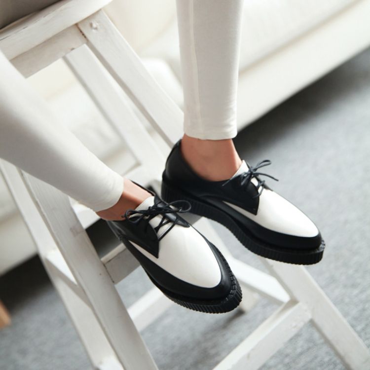 pointed flats white