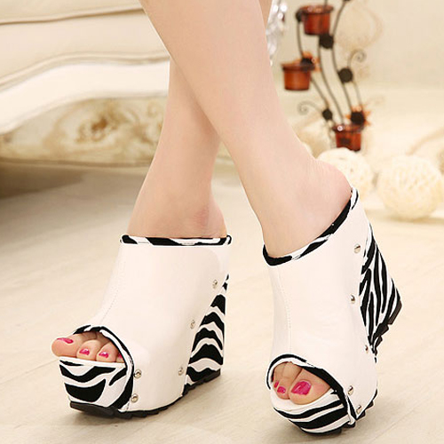 2014 New Arrival Fashion Wedge High Heels White PU Sandals