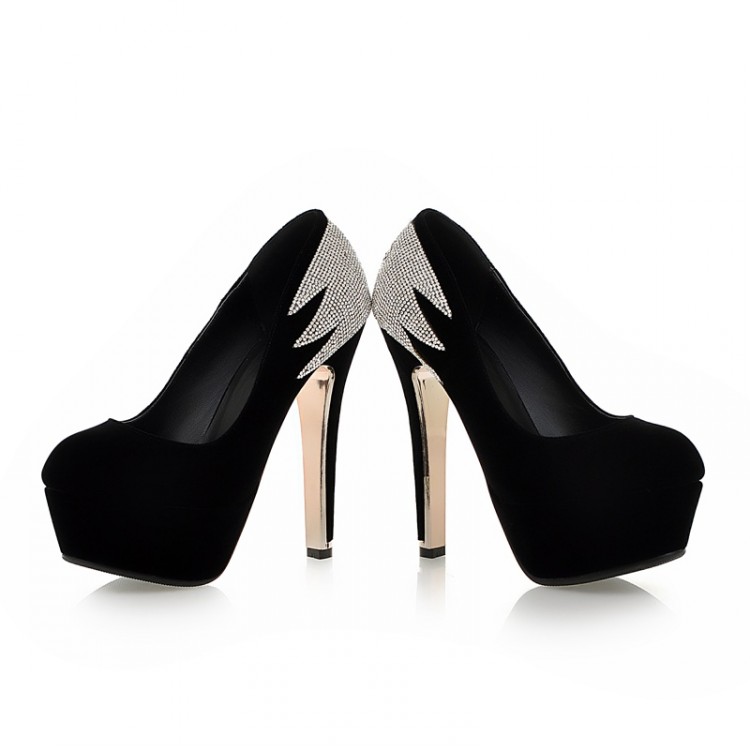 closed high heel shoes