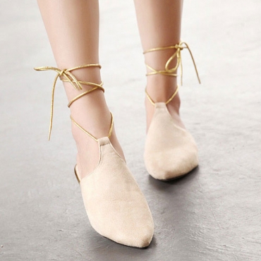 flat closed in low heel shoes