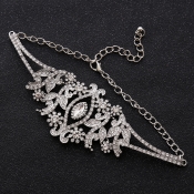Fashion Rhinestone Decorative White Metal Necklace