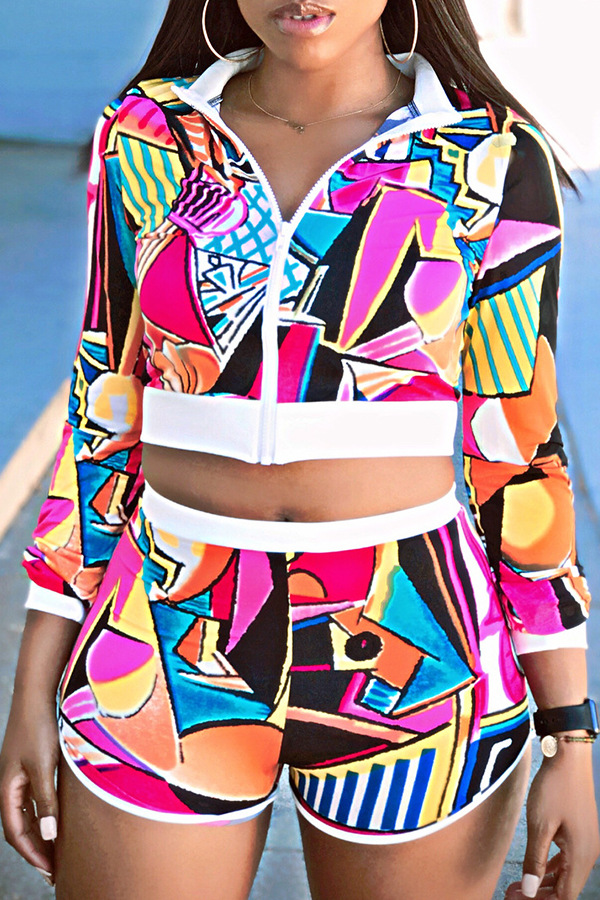 

Lovely Casual Sportswear Geometric Printed Multicolor Two-piece Shorts Set