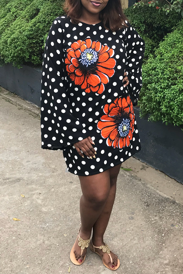 

Lovely Casual Floral Printed Black Twilled Satin Knee Length Dress