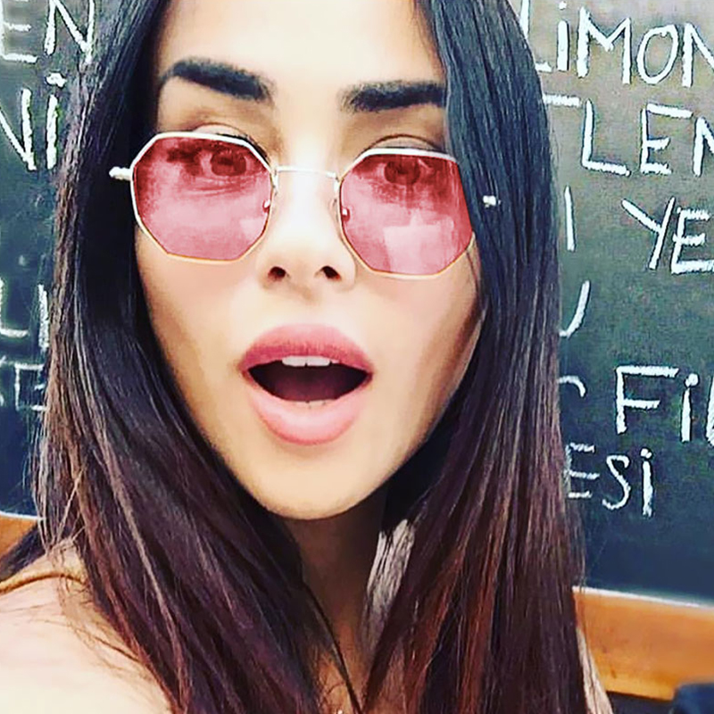 

Lovely Retro Frame Design Light Pink Metal Sunglasses