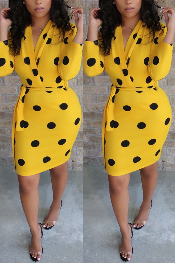 

Lovely Stylish Dots Printed Yellow Mini Dress(With Belt)