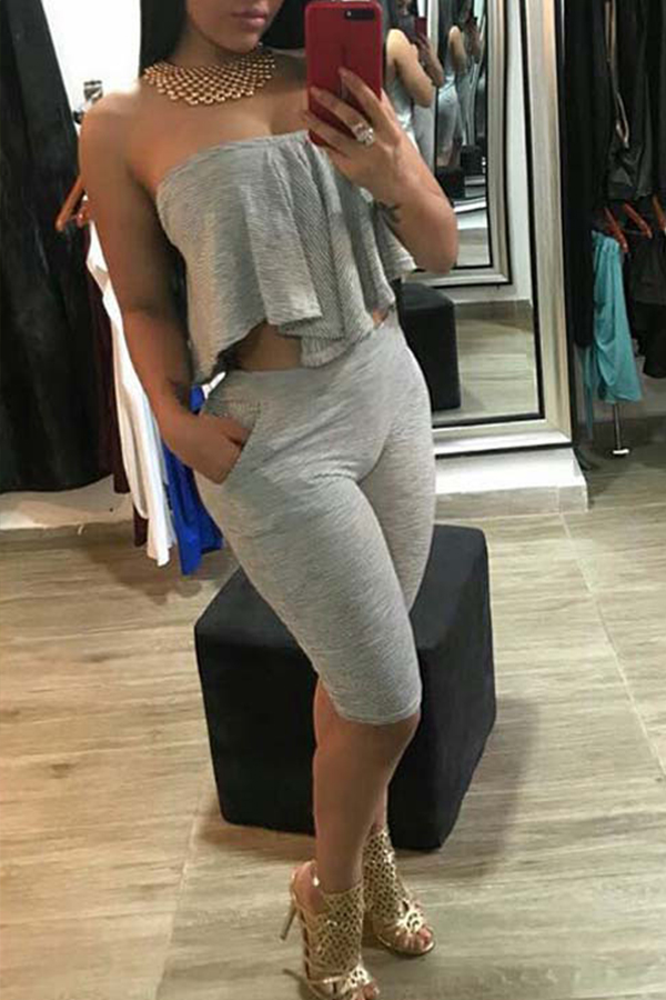 

Lovely Casual Off The Shoulder Ruffle Design Grey Two-piece Shorts Set
