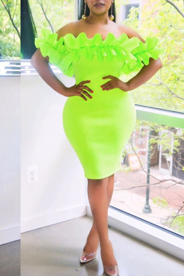 

Lovely Women’s Off The Shoulder Ruffle Design Green Knee Length Dress