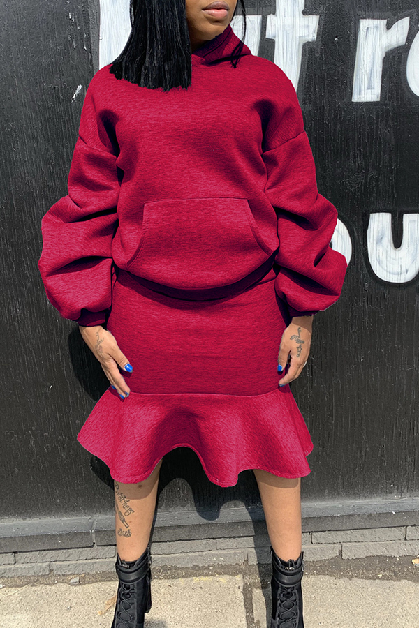 

Lovely Casual Hooded Collar Flounce Red Two-piece Skirt Set