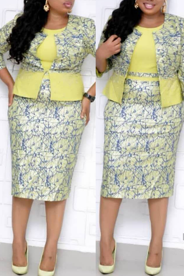 

Lovely Casual Printed Yellow Plus Size Two-piece Skirt Set