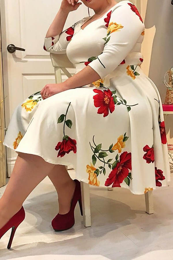 Lovely Casual Floral Printed White Knee Length Plus Size Dress