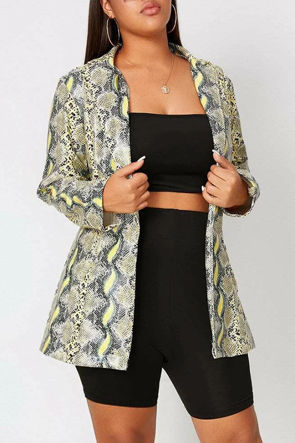 

Lovely Work Turn-back Collar Print Green Plus Size Coat