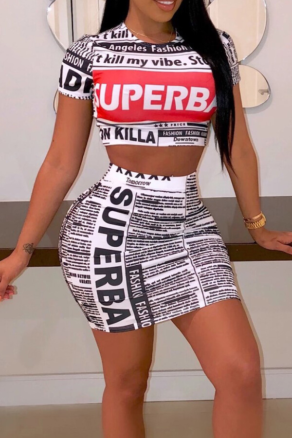 

Lovely Casual Letter Print White Two-piece Skirt Set