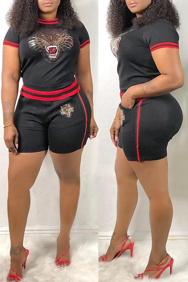 

Lovely Chic Patchwork Print Black Two-piece Shorts Set