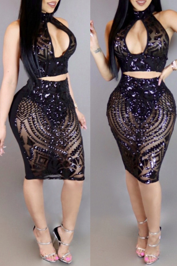 

Lovely Casual Hollow-out Black Two-piece Skirt Set