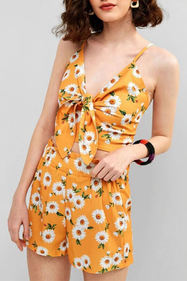 

Lovely Chic Print Yellow Two-piece Shorts Set