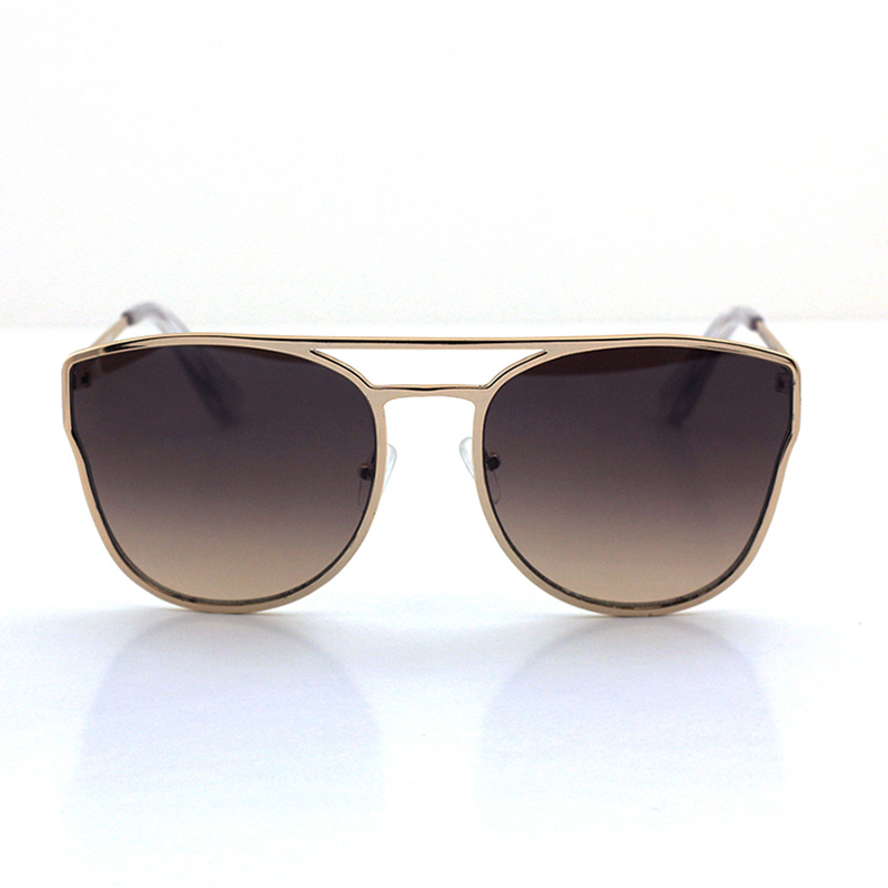 

Lovely Chic Basic Gold Sunglasses