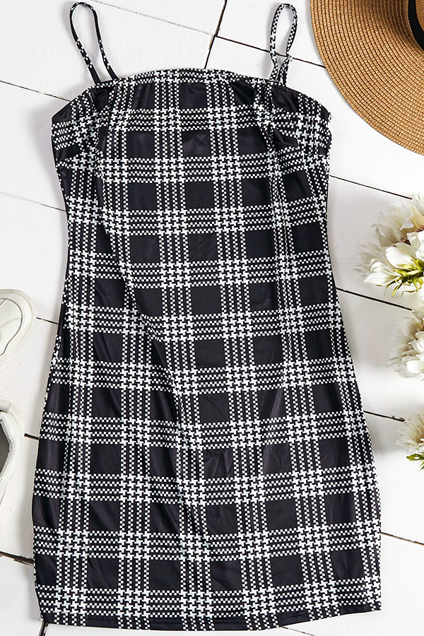 

Lovely Trendy Grid Print Black Knee Length Dress