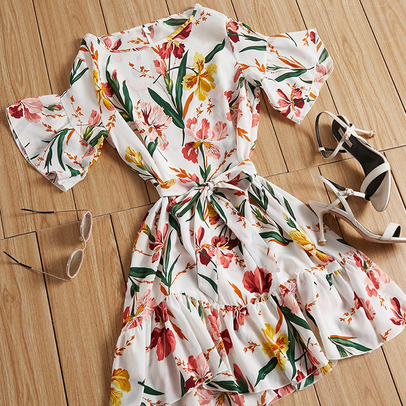 

Lovely Bohemian Plants Print White Knee Length Dress
