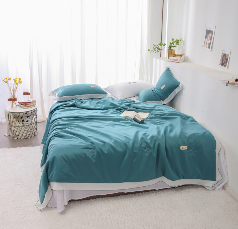 

Lovely Chic Patchwork Blue Blanket