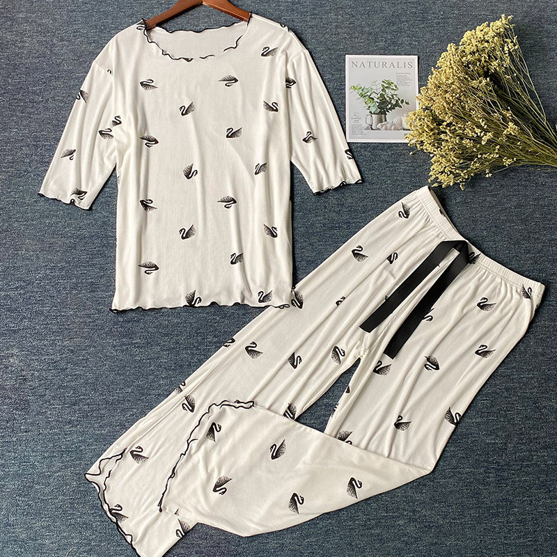 

Lovely Leisure Print White Sleepwear