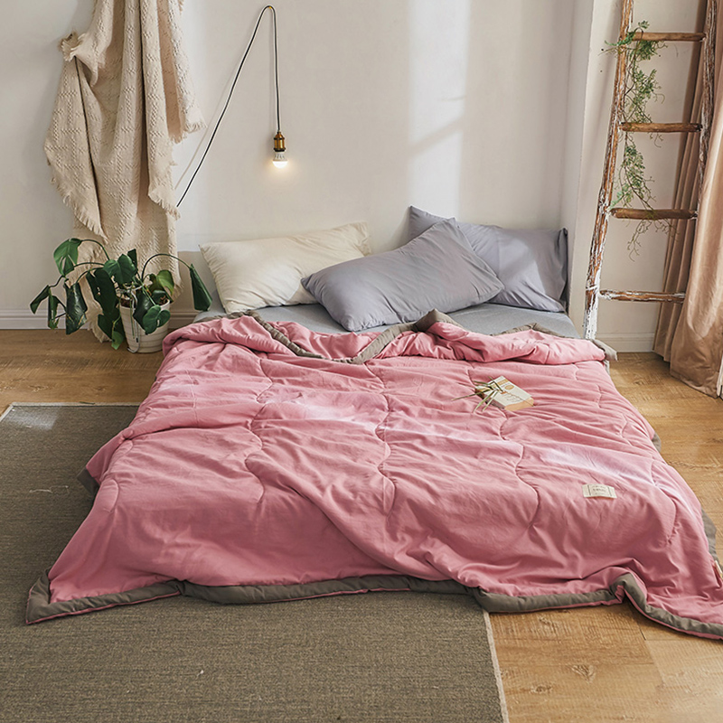 

Lovely Cosy Patchwork Pink Blanket
