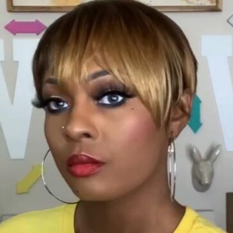 

Lovely Chic Gold Wigs