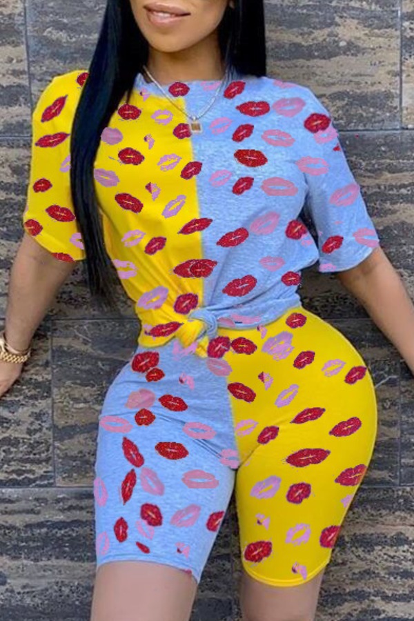 

Lovely Leisure Lip Print Yellow Two-piece Shorts Set