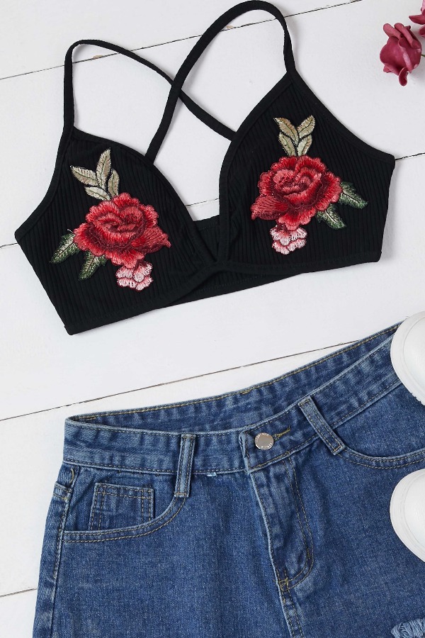 

Lovely Trendy Rose Black Camisole