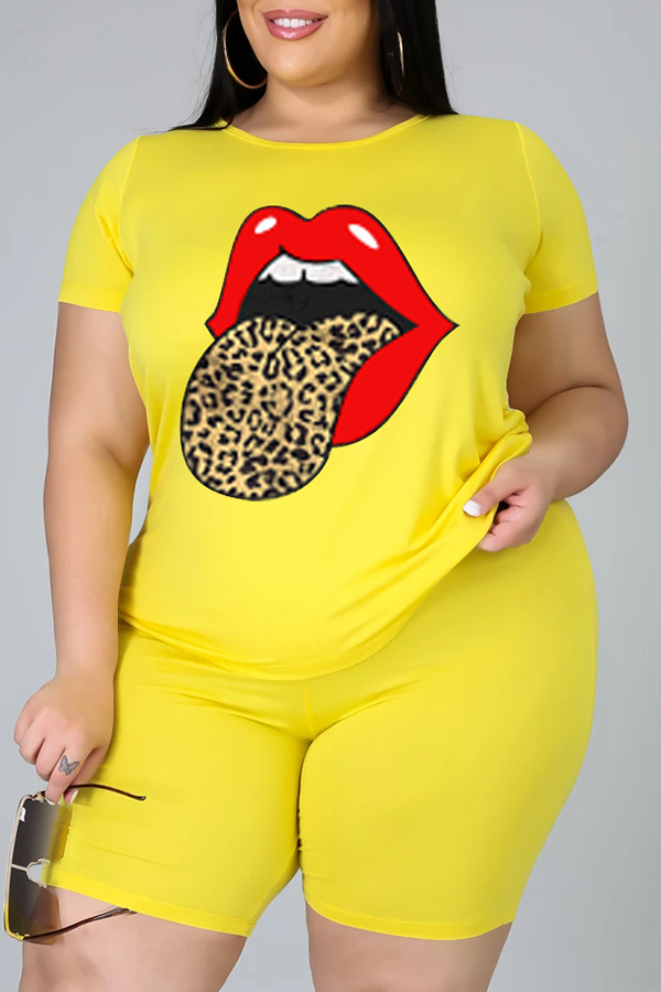

Lovely Casual Lip Print Yellow Plus Size Two-piece Shorts Set