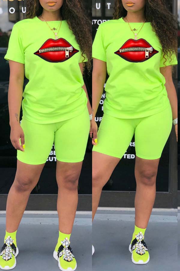 

Lovely Leisure O Neck Lip Zipper Design Green Two-piece Shorts Set