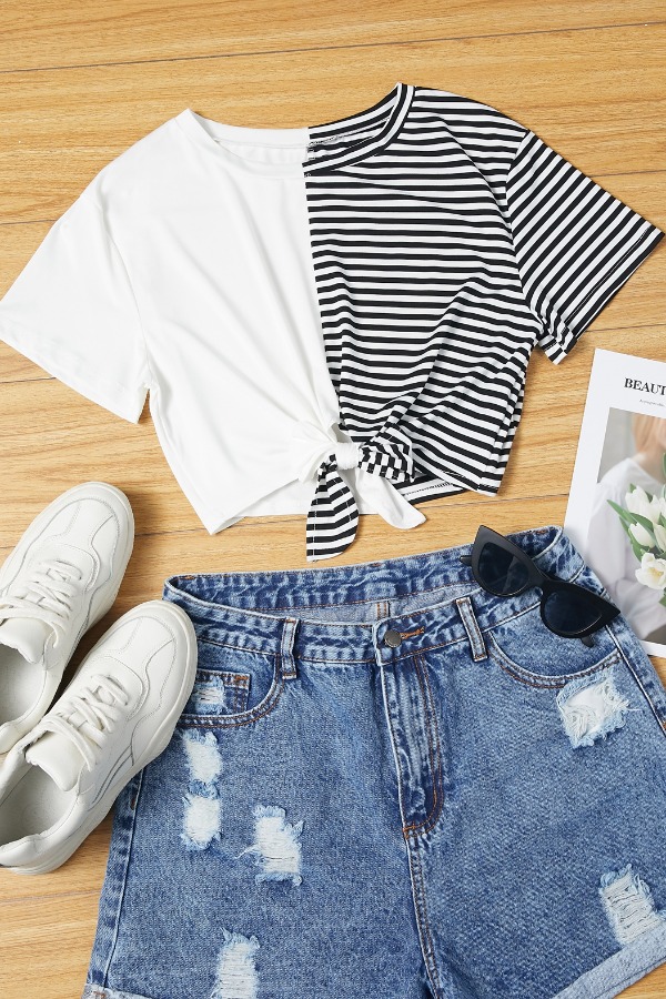 

Lovely Casual Striped Patchwork Black And White T-shirt