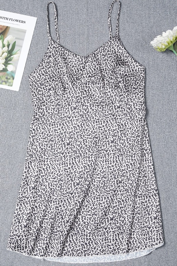 

Lovely Stylish Leopard Print Sleepwear