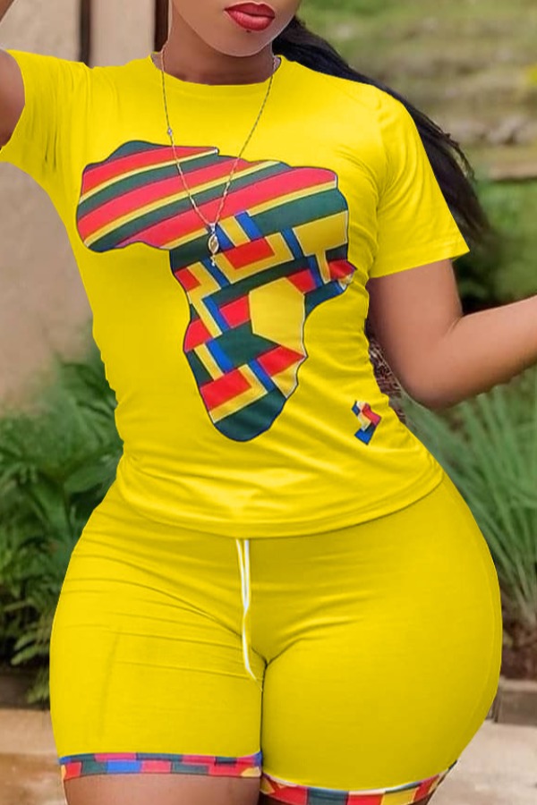 

Lovely Casual O Neck Print Yellow Plus Size Two-piece Shorts Set