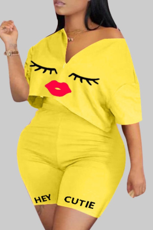 

lovely Casual Print Yellow Plus Size Two-piece Shorts Set