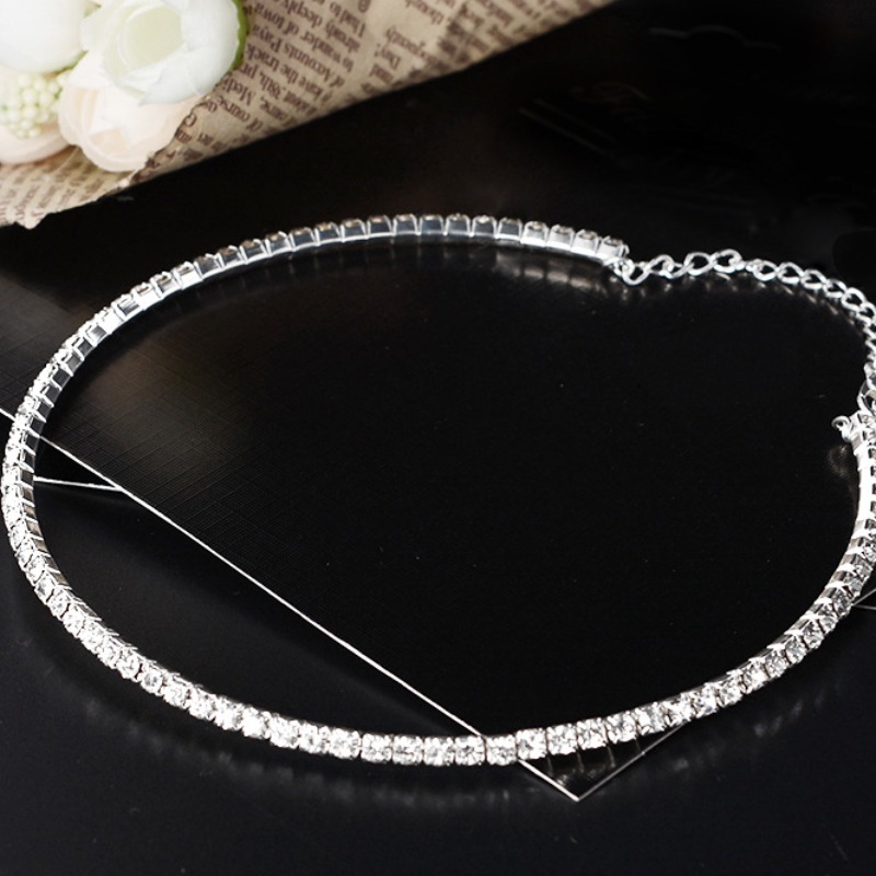 

Lovely Street Rhinestone Decorative Silver Necklace