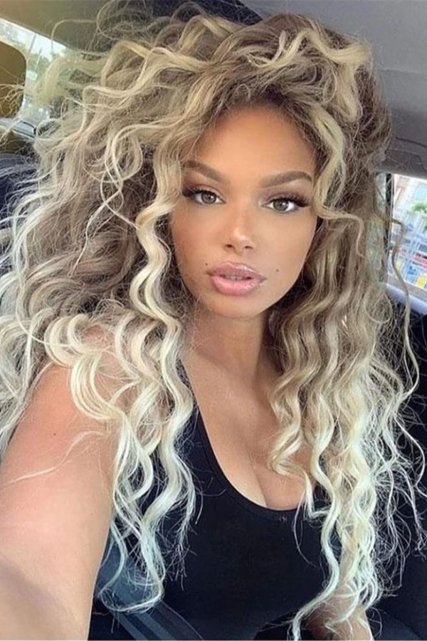 

lovely Trendy Long Curly Brown Wigs