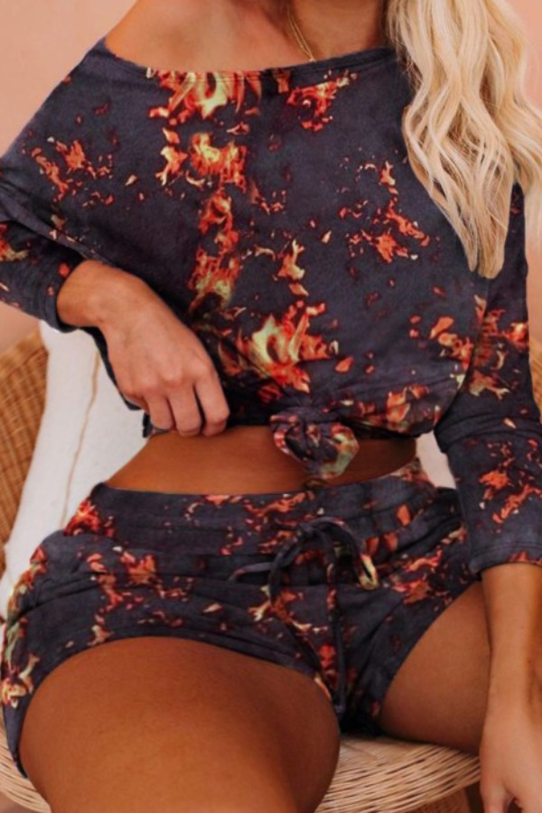 

Lovely Street O Neck Print Black Plus Size Two-piece Shorts Set