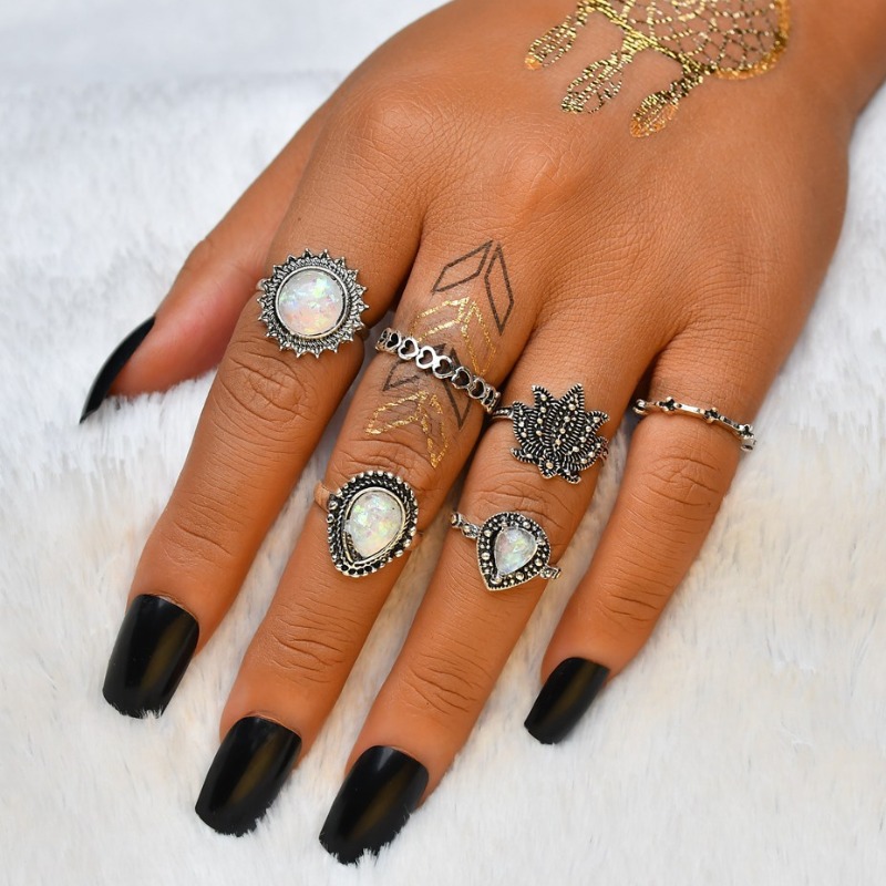 

lovely Stylish 5-piece Silver Ring