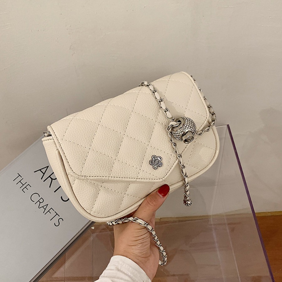 

lovely Stylish Chain Strap White Crossbody Bag