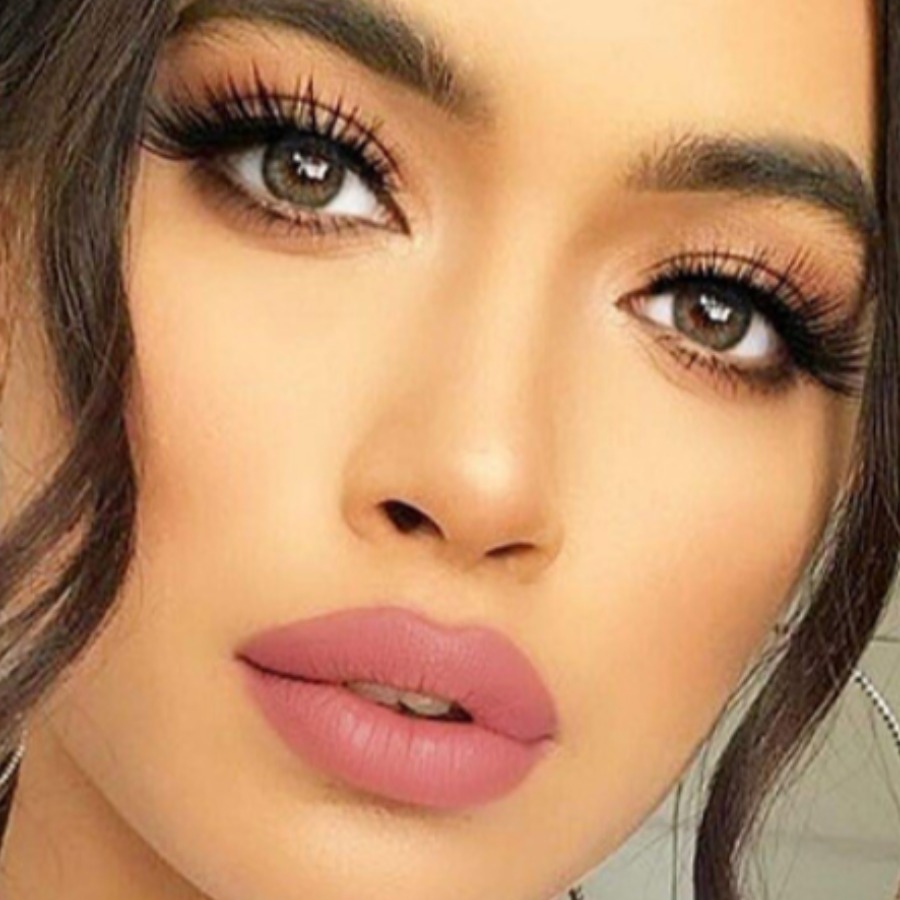 

lovely Euramerican Black Eyelashes