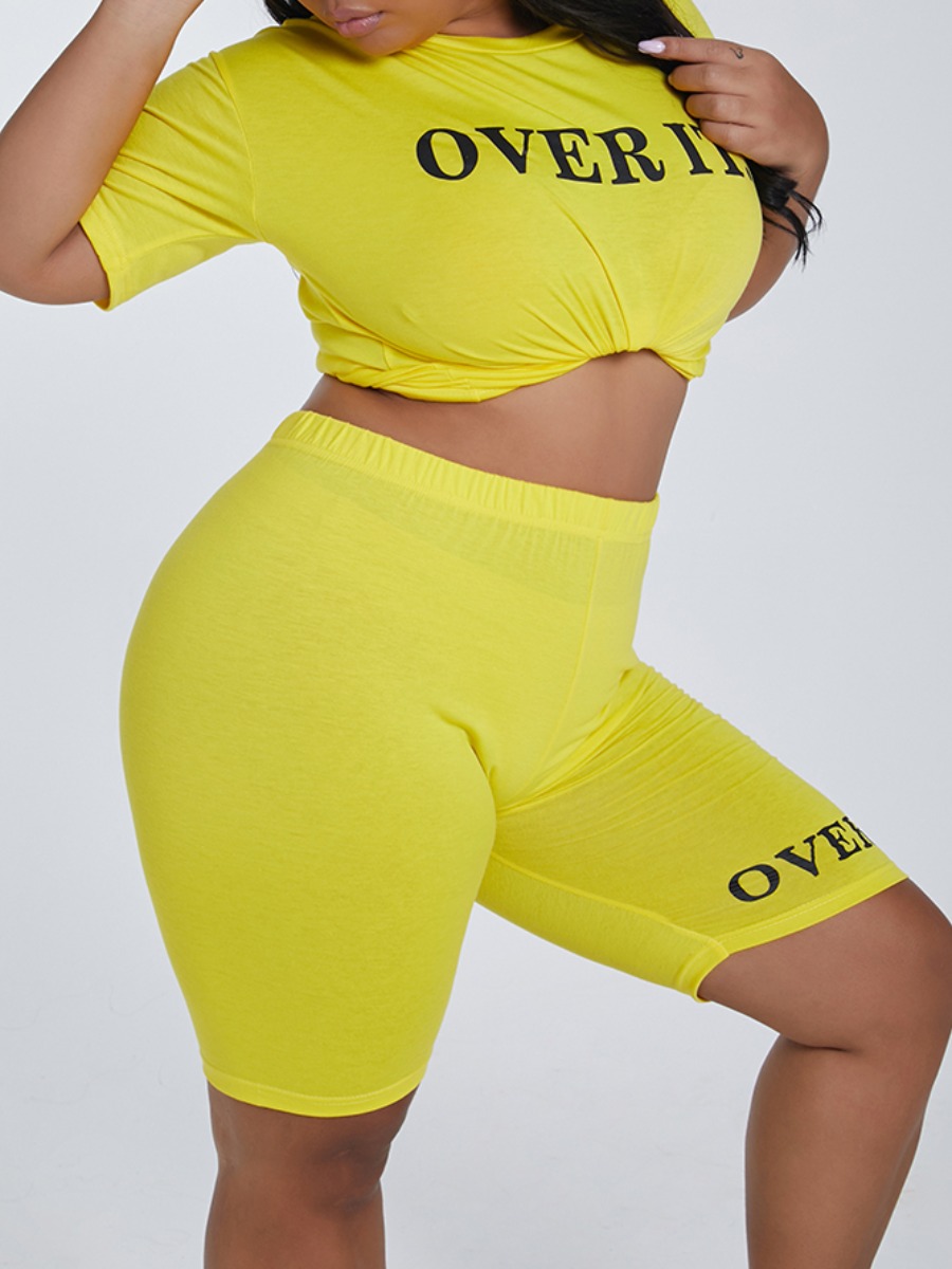 

lovely Casual O Neck Letter Print Yellow Plus Size Two-piece Shorts Set