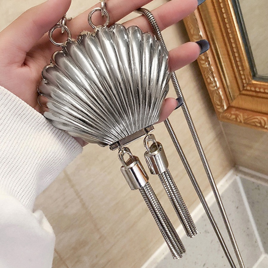 

lovely Chic Shell Silver Crossbody Bag