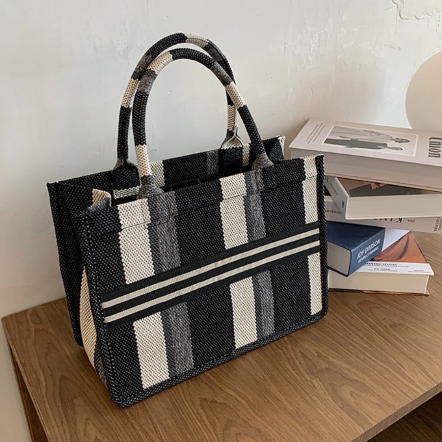 

lovely Trendy Striped Black Messenger Bag