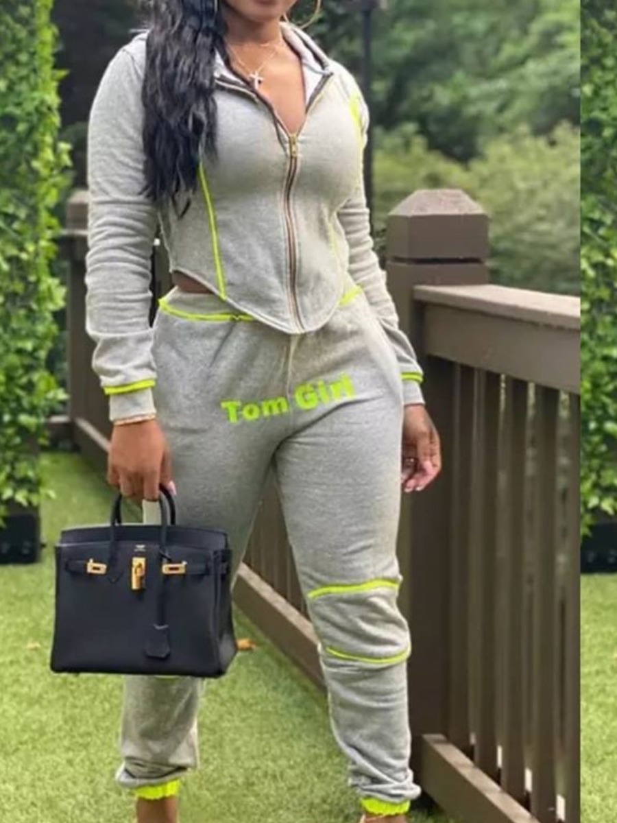

lovely Casual Hooded Collar Letter Print Grey Two Piece Pants Set